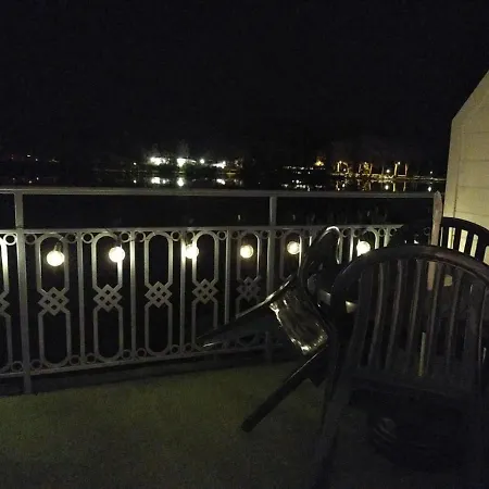 Au Calme Face Au Appartement