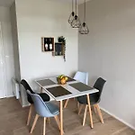 Au Calme Face Au דירה