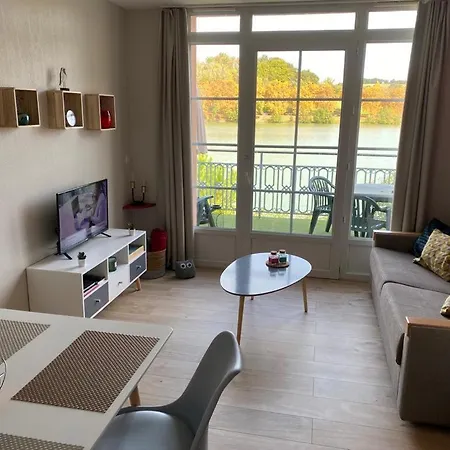 Au Calme Face Au Apartment *