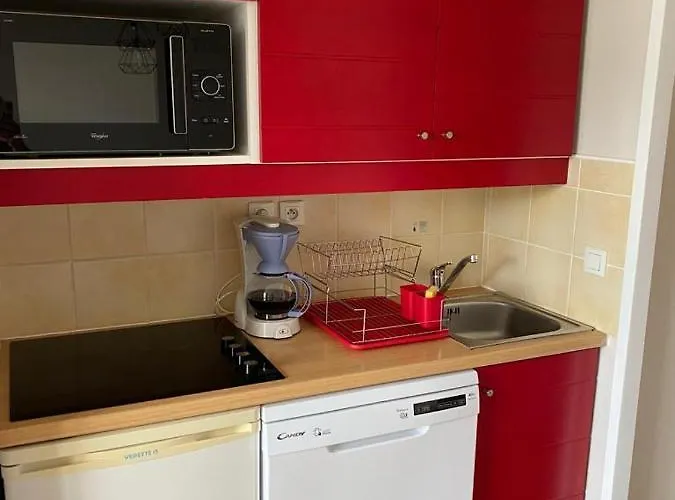 Au Calme Face Au Appartement *